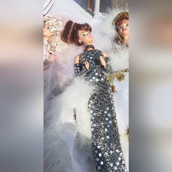 Gorgeous Barbie collectible doll - Picture 2 of 2